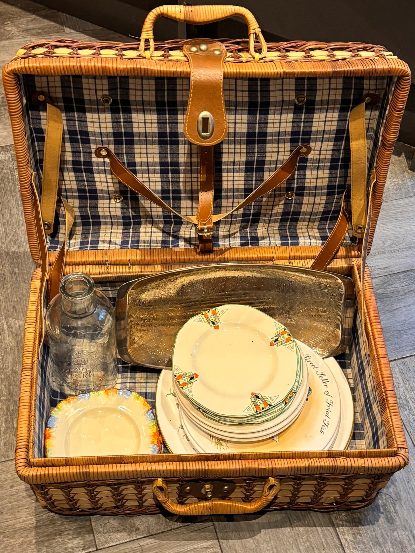 Vintage Picnic Hamper