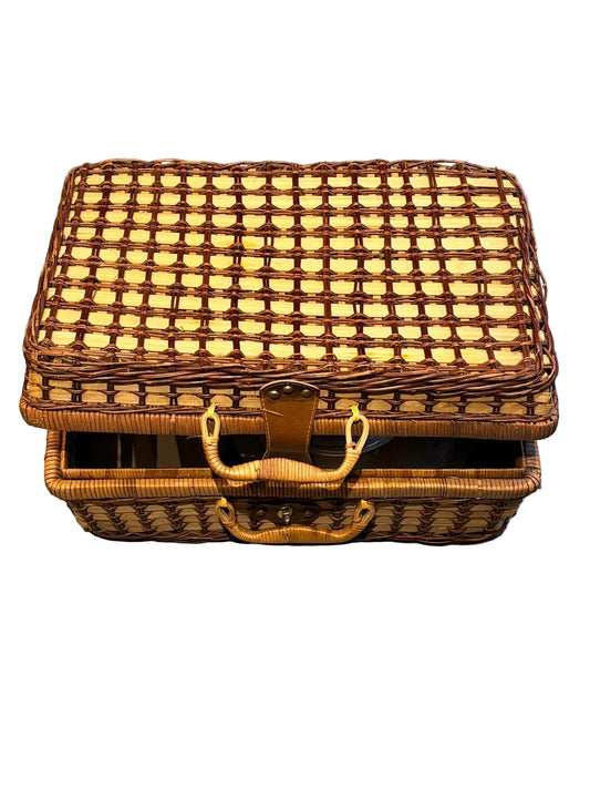 Vintage Picnic Hamper