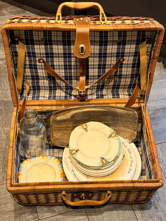 Vintage Picnic Hamper